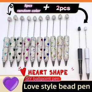 TEMU 반짝이는 비즈 펜 5개 세트! 다이아몬드가 장식된 하트 모양 펜 5개와 보너스로 제공되는 쉬운 비즈 펜 2개가 포함되어 있습니다. 비즈 공예 프로젝트 및 학생 용품에 이상적이며, 교체 가능한 잉크 카트리지가 특징입니다.
