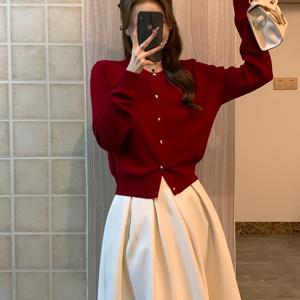 TEMU 레드 프렌치 레트로 스웨터 가디건, 여성 라운드넥, 골드 버클 캐릭터, 슬림핏, 숏 웨이스트 컬렉션 재킷!