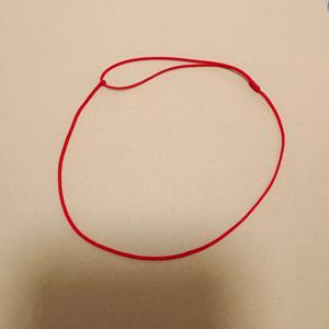 TEMU 남녀 모두에게 적합한 조절 가능한 초미세 하이엔드 레드 스트링 안전 팔찌. 친구, 커플, 절친, 엄마-딸 쌍을 위한 작은 선물로 완벽합니다. 크리스마스, 새해, 발렌타인데이에 이상적입니다.