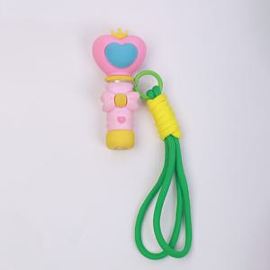 TEMU 공주 테마 여행용 향수병 1개, 하트와 리본 디자인 - 열쇠고리와 스트랩이 있는 귀여운 5ml 아토마이저, 휴대용으로 어디든 휴대하기 좋음