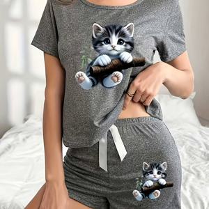TEMU 귀여운 고양이 프린트가 돋보이는 세련되고 패셔너블한 여성용 투피스 의상. 편안함과 다용도로 디자인되었으며, 리본이 달린 반팔 상의와 매칭되는 반바지로 구성되어 있습니다.