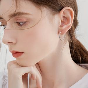 TEMU 1쌍 S925 스털링 실버 2-4cm 라운드 후프 귀걸이, 1.5mm 와이어 직경, 스타일, 독특하고 다용도 여성용 피어싱 주얼리, 데일리/휴가/발렌타인데이/생일/어머니날 선물 추천