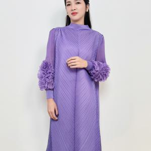 TEMU 폭발적인 헤비 듀티 플리츠 플라워 슬리브 세미 하이 칼라 퍼플 드레스, 라이트 럭셔리 셀럽 스타일 루즈핏 사계절 롱 드레스, 플리츠 드레스는 우아함과 럭셔리를 완벽하게 조화시킵니다.