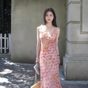 TEMU 티 프렌치 젠틀 기품 브이넥 플로럴 스파게티 멜빵 원피스 해변 휴가 스타일 몸매 비침 보정 허리 조임 엉덩이 감싸는 스커트