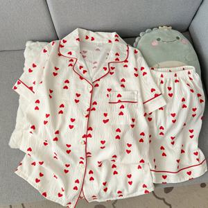 TEMU 여성용 하트 프린트 반팔 상의와 반바지 2피스 파자마 세트, 달콤하고 귀여운 아우터웨어로도 착용 가능한 홈웨어 세트, 봄 가을 여름용 2피스 세트, 가벼운 에어컨방 의류, 살구색
