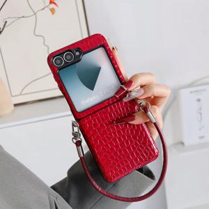 TEMU 폰 케이스: 럭셔리 블랙 레드 광택 악어무늬 숏 체인 포함 갤럭시 Z 플립5 5G Z플립6 Z플립7z플립7FE 커버