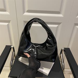 TEMU 여성용 패션 광택 지퍼 숄더백 - 스타일리시한 겨드랑이 클러치, 지퍼 잠금, 우아한 디자인, 버건디/레드, 데일리용, 여성 패션 핸드백, 토트백, 대용량, 쇼핑백, 숄더백, 크로스백, 직장 가방, 메이크업 가방, 귀여운 여행 가방, 웨딩백, 클러치, 토트백, 세면도구 가방, 지갑, 정리 가방, 문백