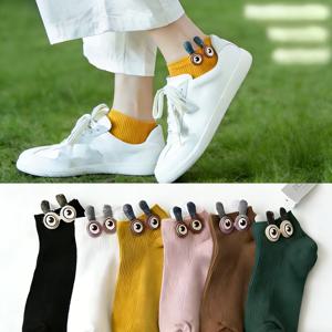 TEMU 귀여운 토끼 귀와 큰 눈이 특징인 남녀공용 양말 5켤레 세트입니다. 봄, 여름에 완벽하며, 일상적인 집에서 휴식 또는 외출에 적합합니다. 친구와 가족을 위한 즐거운 깜짝 선물 또는 선물로 좋습니다.