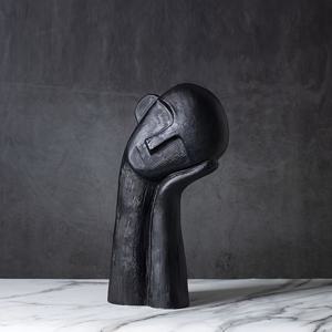 TEMU 블랙 앤 화이트 기울어진 머리와 턱 초상화 장식품 - 침대 옆 탁자, 책장, 입구, TV 캐비닛, 와인 캐비닛, 데스크 및 책상용