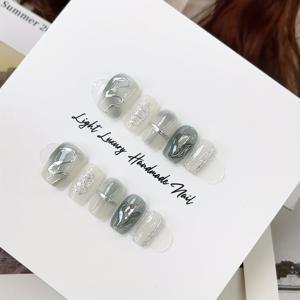 TEMU 10개 순수 핸드메이드 인조 네일, 짧은 회색 시리즈 프레쉬 컬러 글리터, 흐릿한 손으로 그린 하이엔드 라이트 럭셔리 네일 아트, 여성용 네일 아트는 데일리 착용, 재사용 가능, 선물용으로도 좋습니다