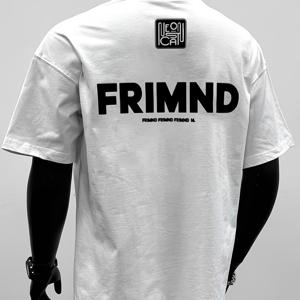 100% 면 헤비웨이트 남성 티셔츠 - 화려한 블랙 FRIMND 그래픽 프린트, 라운드 넥 반팔 캐주얼 여름 티, 통기성 및 땀 흡수 기능, 편안한 핏 셔츠, 스트리트웨어 패션, 도시 소년 스타일, 내구성 있는 구조, 도시 생활 방식