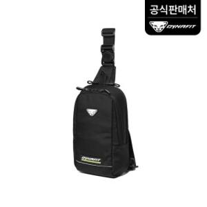 [다이나핏 공식] 남여공용 스포츠 베이직 슬링백 스포츠가방 M 슬링백 스포츠가방 힙색 YUA24B26Z1 (