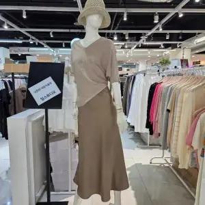 [밀스튜디오] DP02 허리밴드엽지퍼이너라인스커트 LS6SKS106 (S49759247)