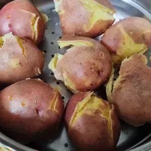 국내산 포슬포슬 붉은 홍감자 분감자 특대 1.5kg