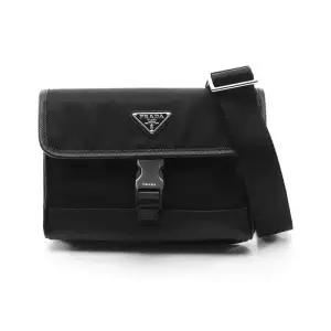 [PRADA] 26SS 사피아노 삼각로고 나일론 폰 케이스 크로스백 블랙 2ZH108 2DMH F0002