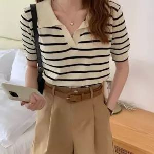 허리밑밴딩 여성티셔츠 스트라이프 반팔티 카라 오픈 브이넥 여자반팔면티