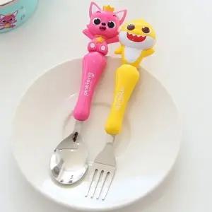 ( )핑크퐁 아기상어 입체 스푼포크세트