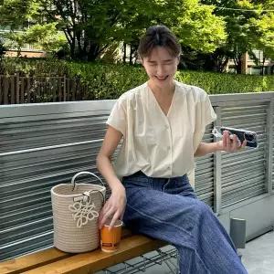 [메이블루]핀턱 브이넥 반팔블라우스