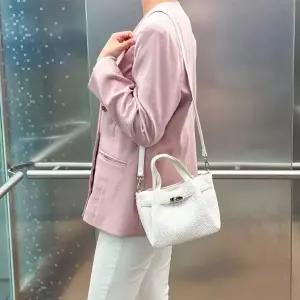 [다잇템]여자 출근룩 깔끔한 턴락 벨트 포인트 토트백