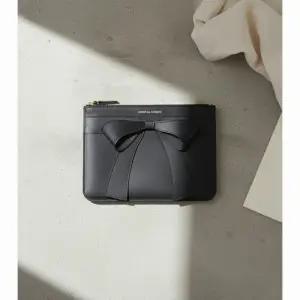 꼼데가르송 MUST IT_ 빅 보우 레더 파우치 백 클러치 SA5100BB