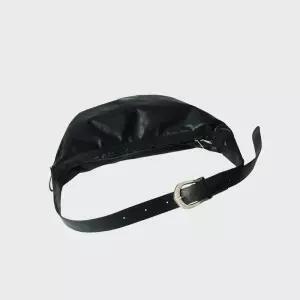 이우가마카라스 H-Buckle Banana Leather Bag (black)