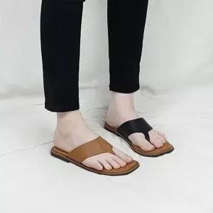 디아슈즈 아네 국산 사각코 소가죽 스트랩 쪼리 슬리퍼 1cm