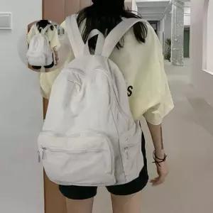 백팩 캐주얼 경량 여성백팩 수납좋은 데일리 빅사이즈