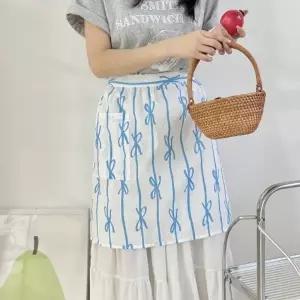 반치마 리본 발레코어 봄 여름 하늘 패턴 기본 앞치마 린넨 면 모던 주방 카페 어린이집 신혼부부 집들이