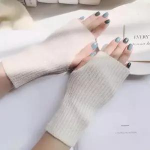 손토시 핸드워머 토시 아이보리 블랙 스웨터 모던 컬러감