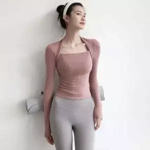 스퀘어넥 디자인 승모근을 가려주는 요가 웨어 세련됨