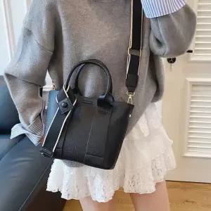 여성 데일리 오피스 레더 토트 크로스백 여친룩 여성클러치백 쇼퍼백 미니백 여성합색
