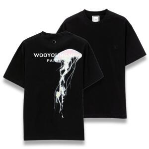 우영미 24SS 코튼 야광 젤리피쉬 백로고 티셔츠 W241TS04708B