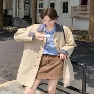 여사친 가을 페미닌한 유행하고 얇은 중기장 소재가 있습니다. 트렌치 기장감으로 코트 admr3