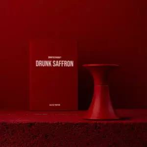 본투스탠드아웃 DRUNK SAFFRON 15ml Eau de Parfum 295707