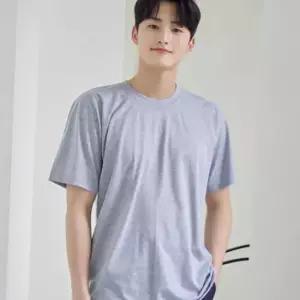 교복몰 라인이 잡혀있는 남자 회색티 생활복 교복