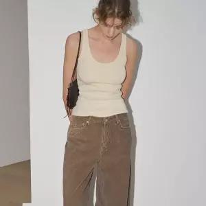 108파운드 Soft Double Sleeveless_Beige
