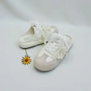 [갤러리아] 고세 데일리 여성 로맨틱 레이스 진주 쿠션 스니커즈 뮬 GZO6S028 화이트 3.5cm