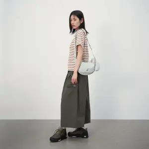 [캉골](대전신세계)에센셜 X 호보 크로스백 3386 라이트그레이