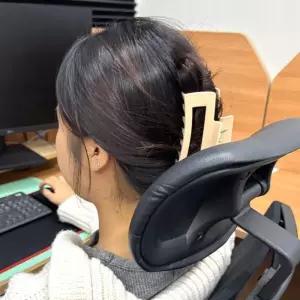 [룽스_66]실리콘 반머리집게핀 기본 집게핀 브라운