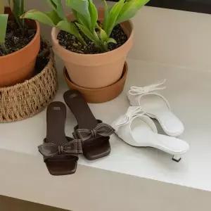 [포멜카멜레](센텀시티점)마노 스티치보우 샌들 4CM 2종 FLS1F1SS007