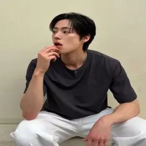 헤지스 남성 26SS [시즌오프][HAZZYS WAVE] 차콜 냉감 시어서커 헨리넥 티셔츠 HZTS6B602CG