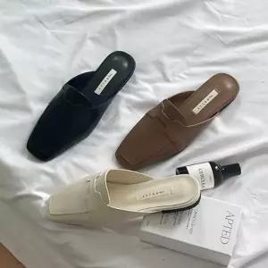 스퀘어토 라스트 심플 쉐입 로우굽 모던 블로퍼 슈즈 라인 SS시즌