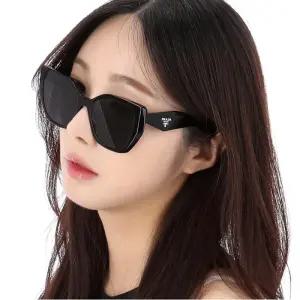25SS  로고 캣아이 선글라스 0PR 19ZS 1AB5S0