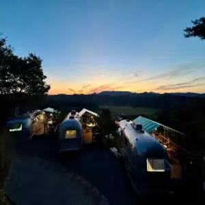 [충북 펜션] 충주 커피박물관글램핑카라반펜션 (충주,수안보)