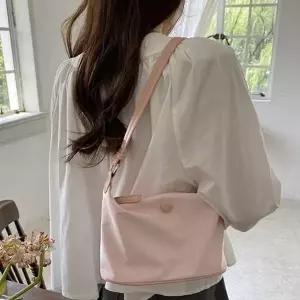 [라일리] Rly 여성 미니 숄더백 데일리 반달 크로스백 심플 가