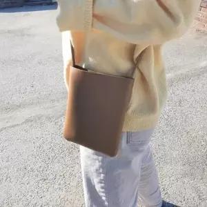[라일리] Rly 카멜 가죽 미니백 핸드폰가방 여성핸드폰가방 휴대