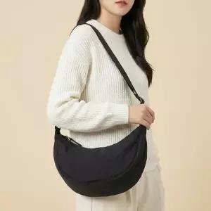 [라일리] Rly 데일리 반달 크로스백 미니 숄더 슬링백 블랙