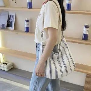 일상 넉넉한 블루 세로패턴 정리수납가방 스트라이프 숄더백