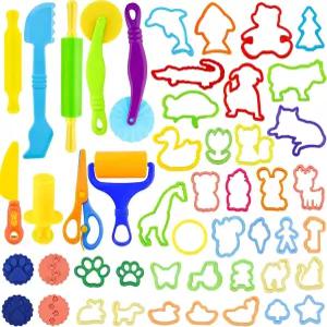 들을 위한 iShyan 49 PCS 반죽 도구 세트 액세서리 동물 모양 커터 롤링 핀 가위 놀이를 압출기