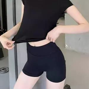 WL 폴댄스 데일리 필라테스 요가 뒷트임 디테일이 우아한 디자인